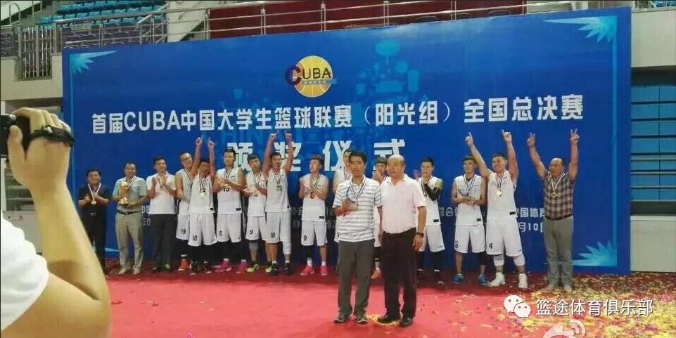 篮球防守训练中如何提高体能和耐力_0